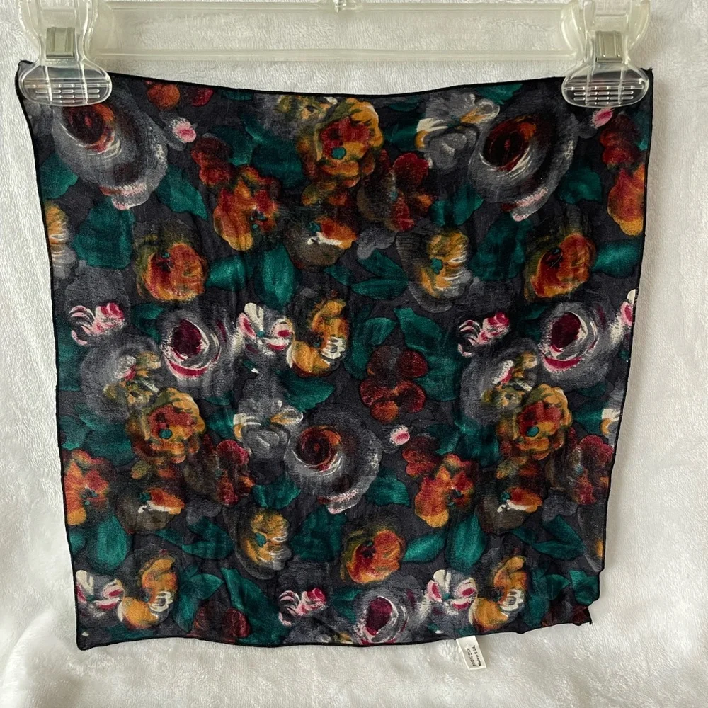 Vintage symphony, scarf
